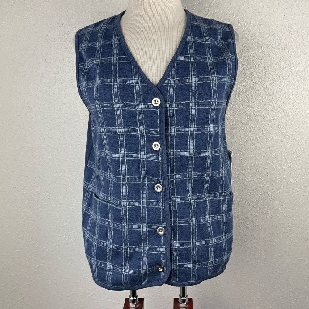 NWT Chaus Sport Sleeveless Cardigan Sweater Vest and Matching Shorts Size S
